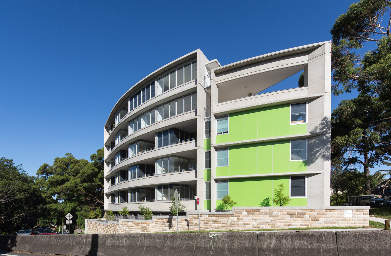 Old South Head Road - Multi-Residential Apartments by McGregor Westlake Architecture and Hill Thalis