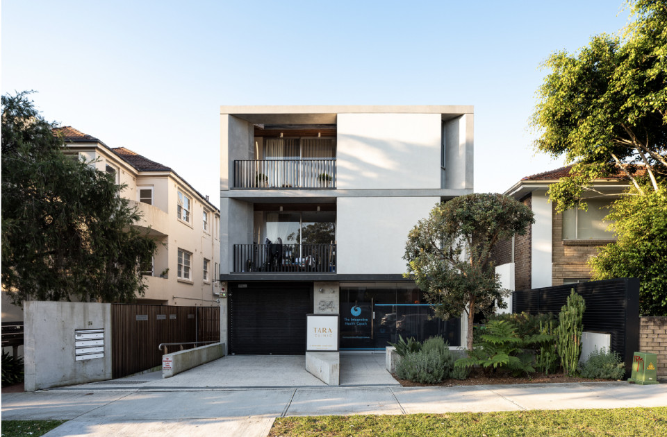 Curlewis Street - Bondi mixed-use apartments and townhouses by McGregor Westlake Architecture